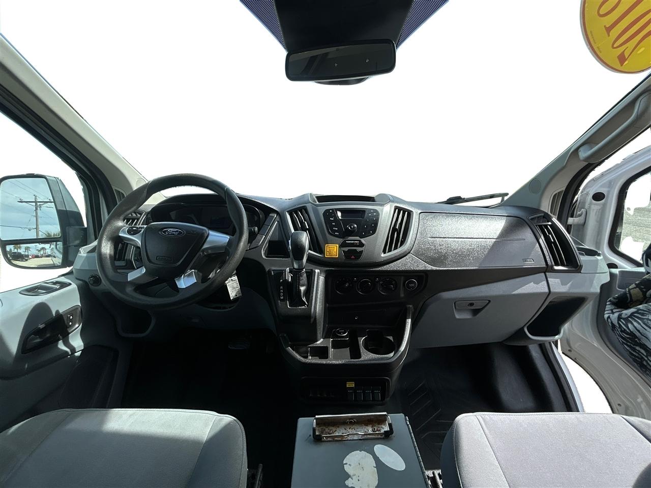 Ford Transit 250 Van Low Roof w/Sliding Pass. 148-in. WB 2018