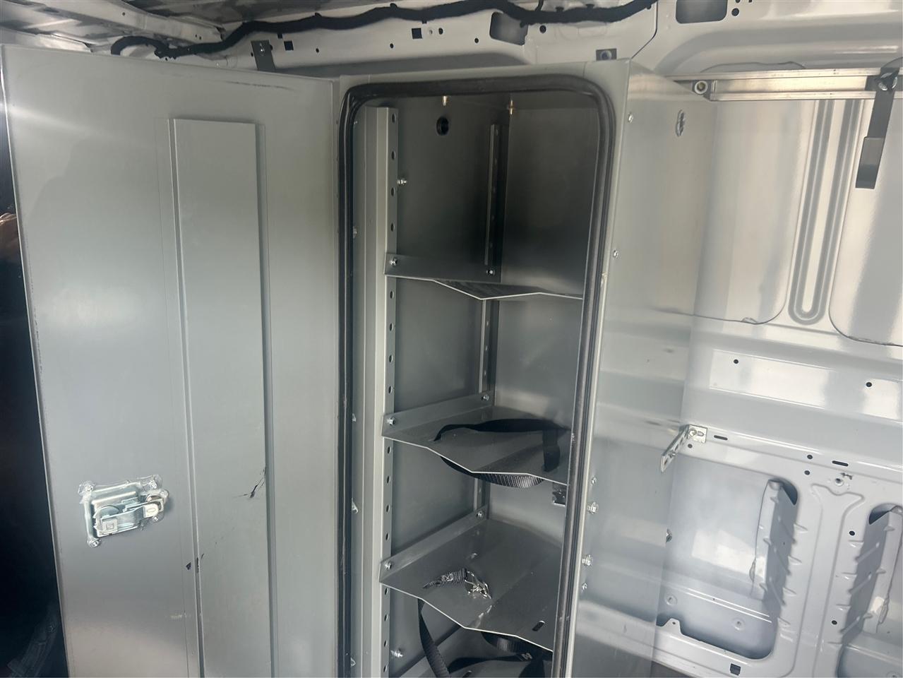 Ford Transit 250 Van Low Roof w/Sliding Pass. 148-in. WB 2018