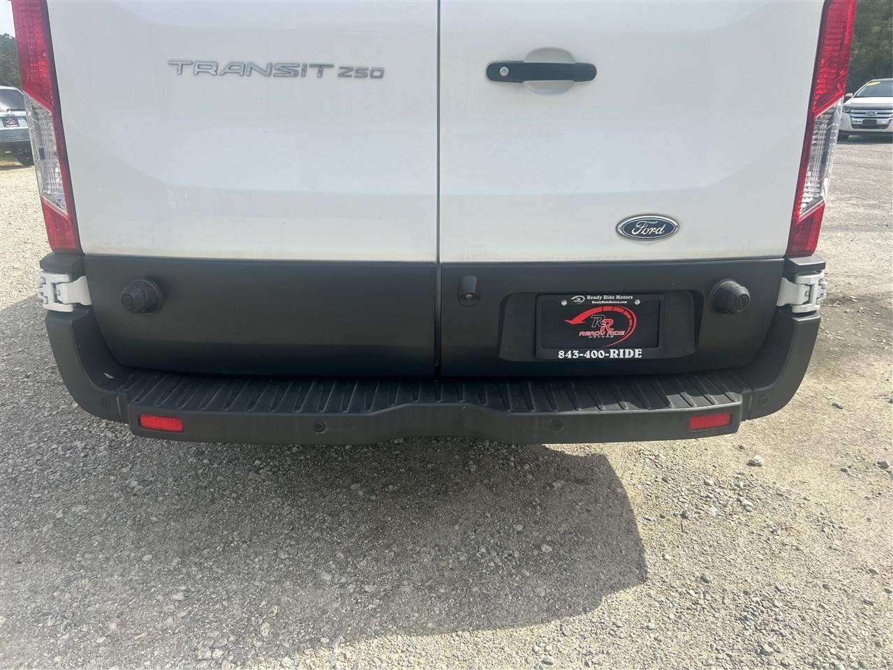 Ford Transit 250 Van Low Roof w/Sliding Pass. 148-in. WB 2018