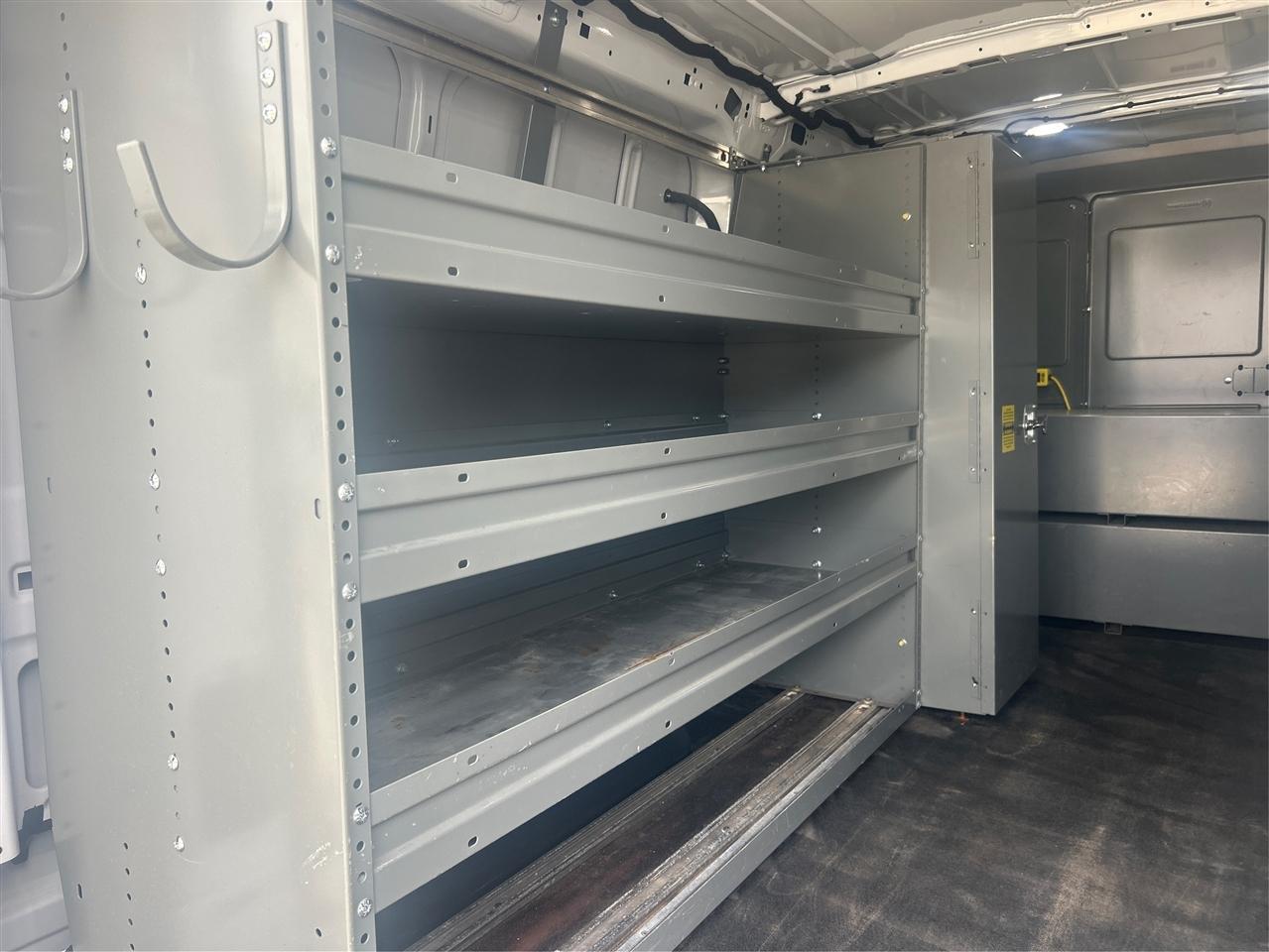 Ford Transit 250 Van Low Roof w/Sliding Pass. 148-in. WB 2018