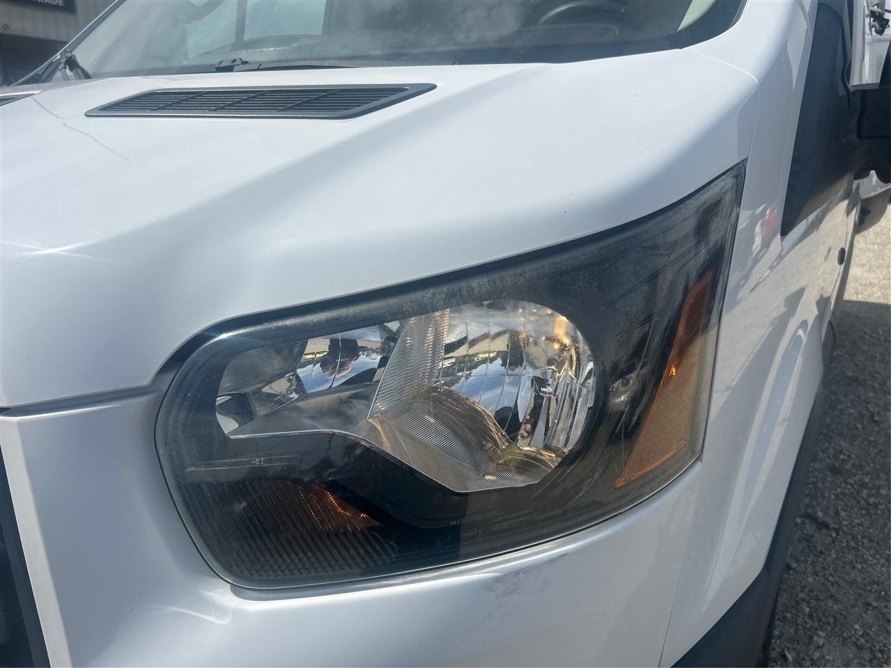 Ford Transit 250 Van Low Roof w/Sliding Pass. 148-in. WB 2018