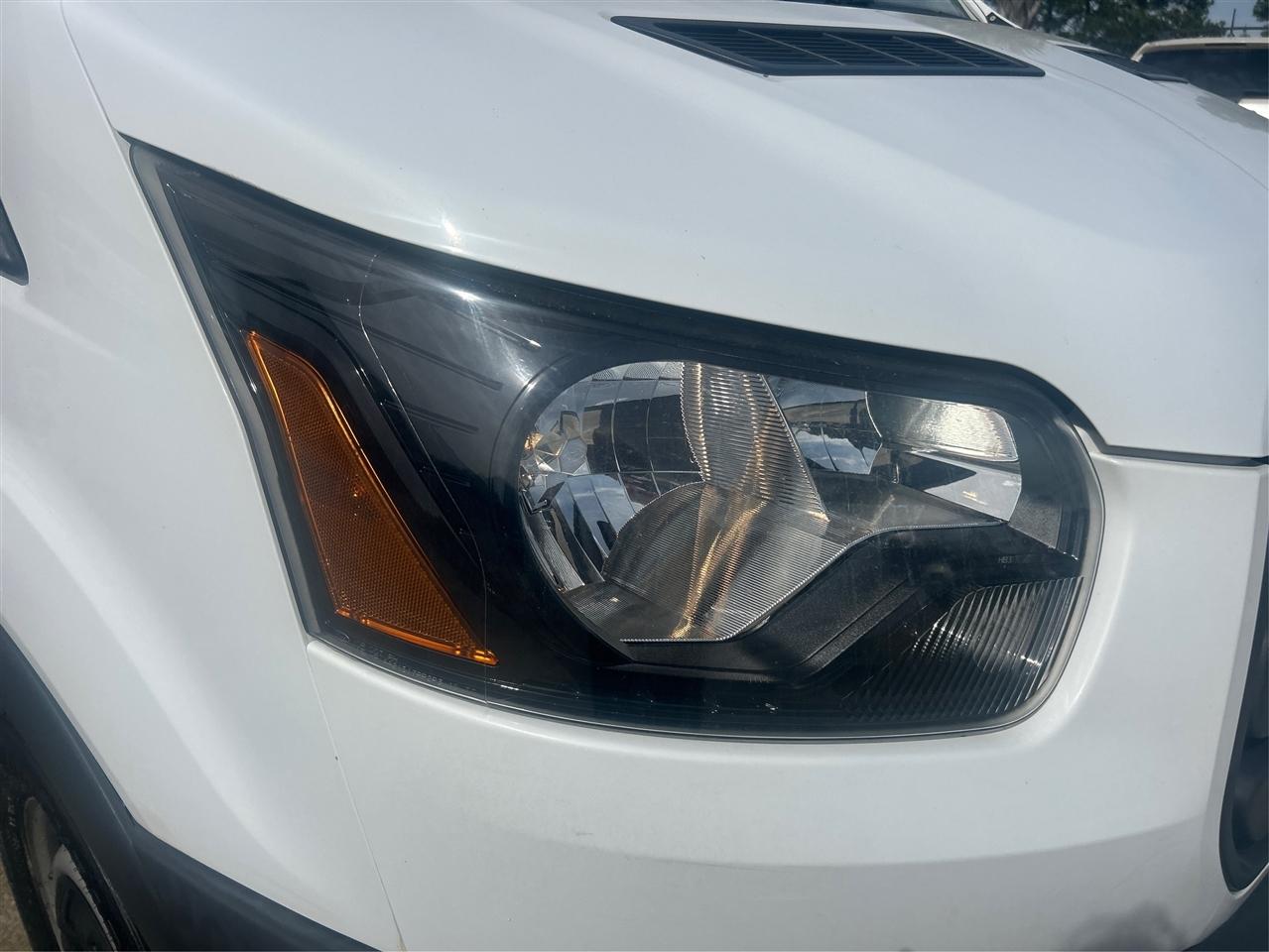 Ford Transit 250 Van Low Roof w/Sliding Pass. 148-in. WB 2018