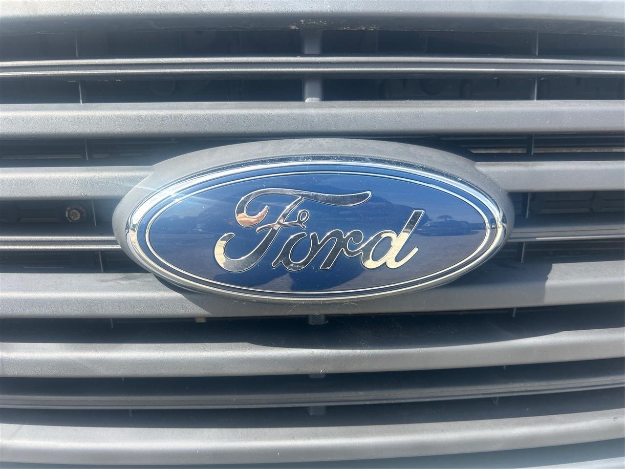 Ford Transit 250 Van Low Roof w/Sliding Pass. 148-in. WB 2018