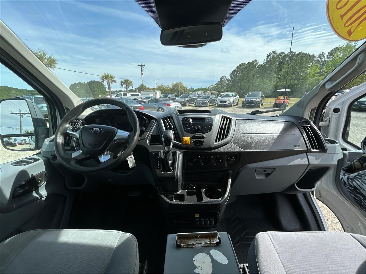 Ford Transit 250 Van Low Roof w/Sliding Pass. 148-in. WB 2018