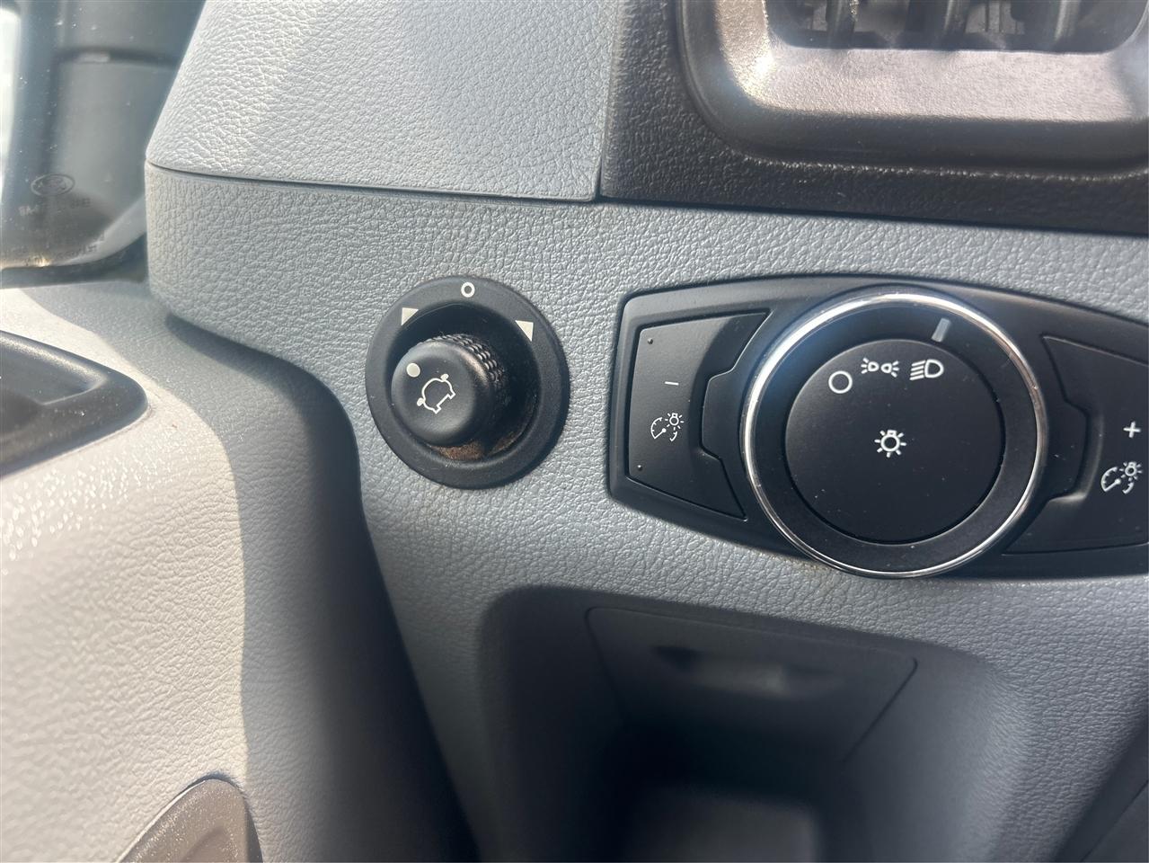 Ford Transit 250 Van Low Roof w/Sliding Pass. 148-in. WB 2018