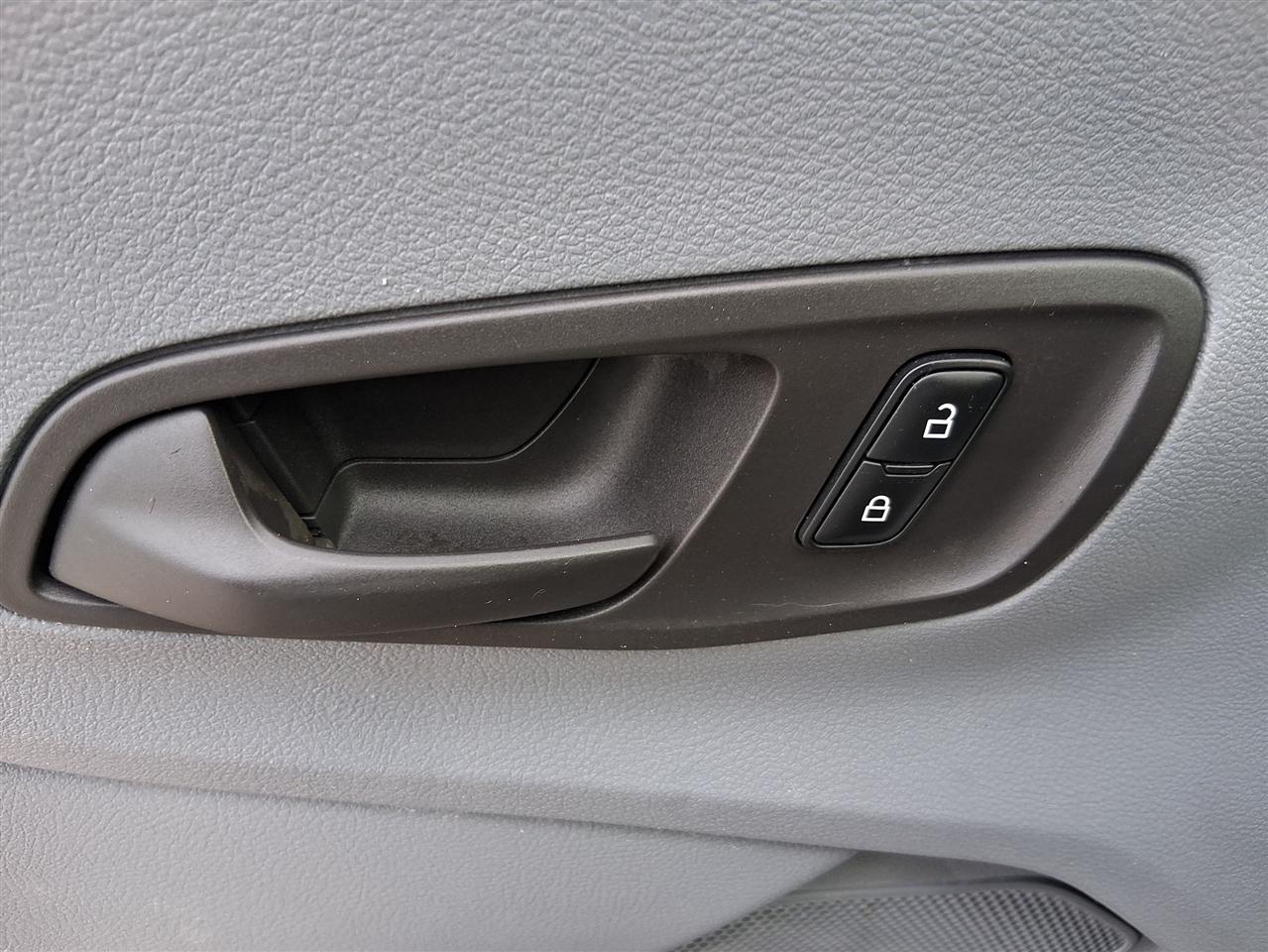 Ford Transit 150 Van Low Roof 60/40 Pass. 130-in. WB 2019