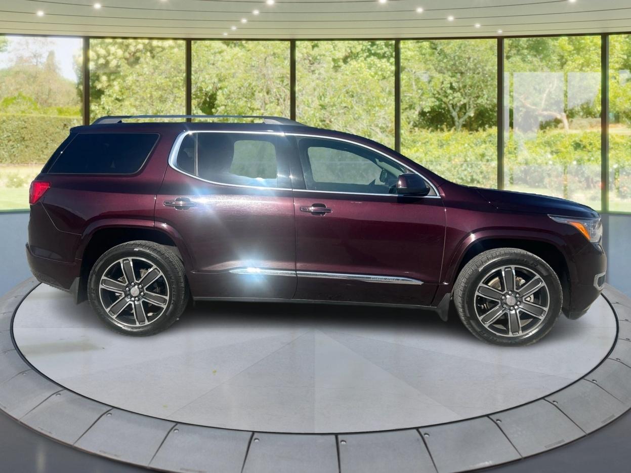 GMC Acadia Denali AWD 2017