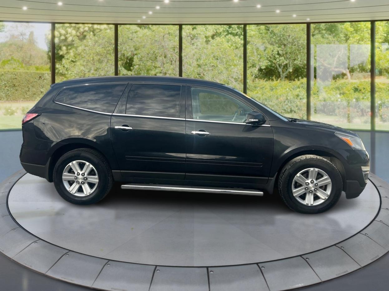 Chevrolet Traverse 2LT FWD 2013