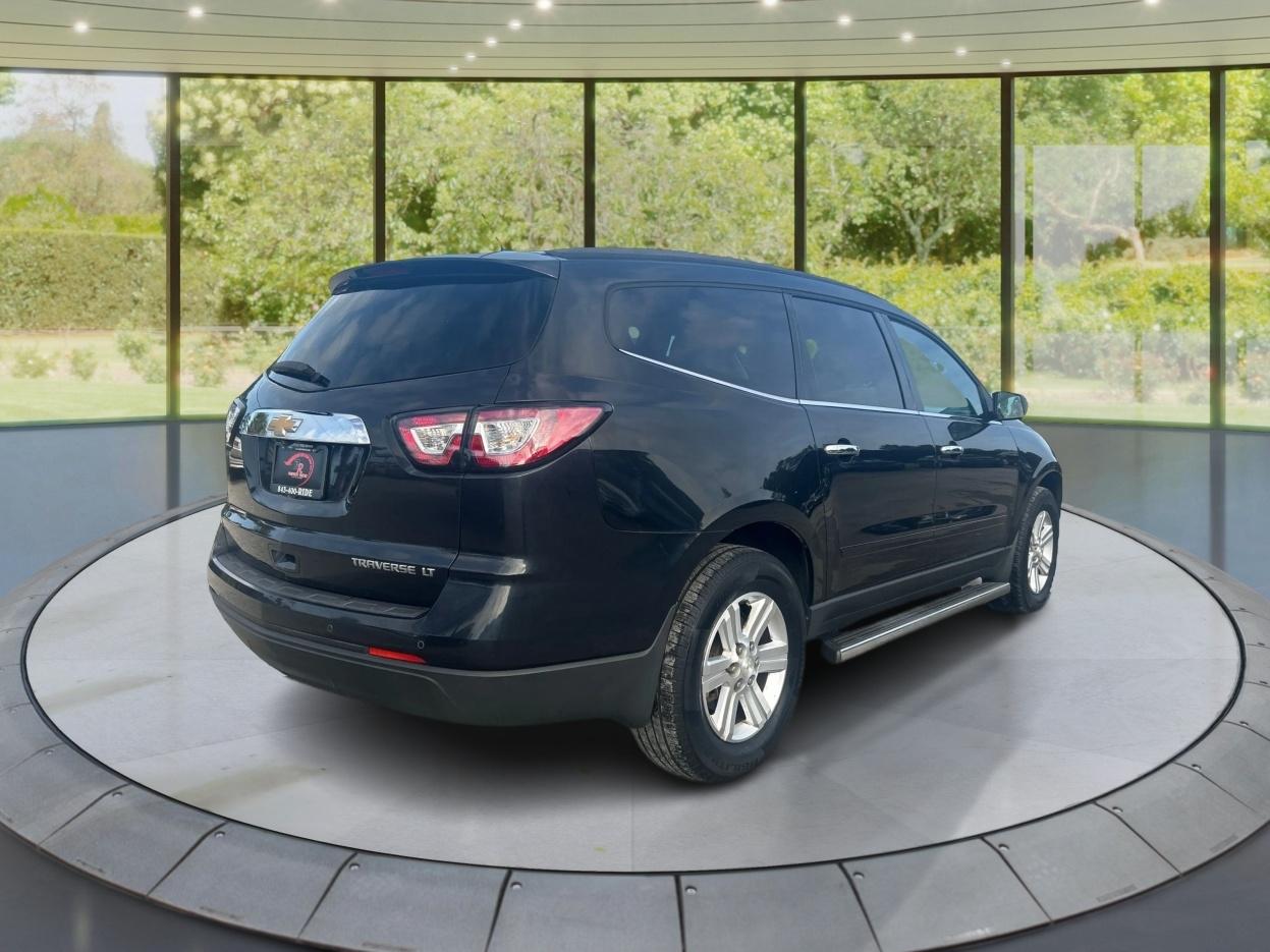 Chevrolet Traverse 2LT FWD 2013