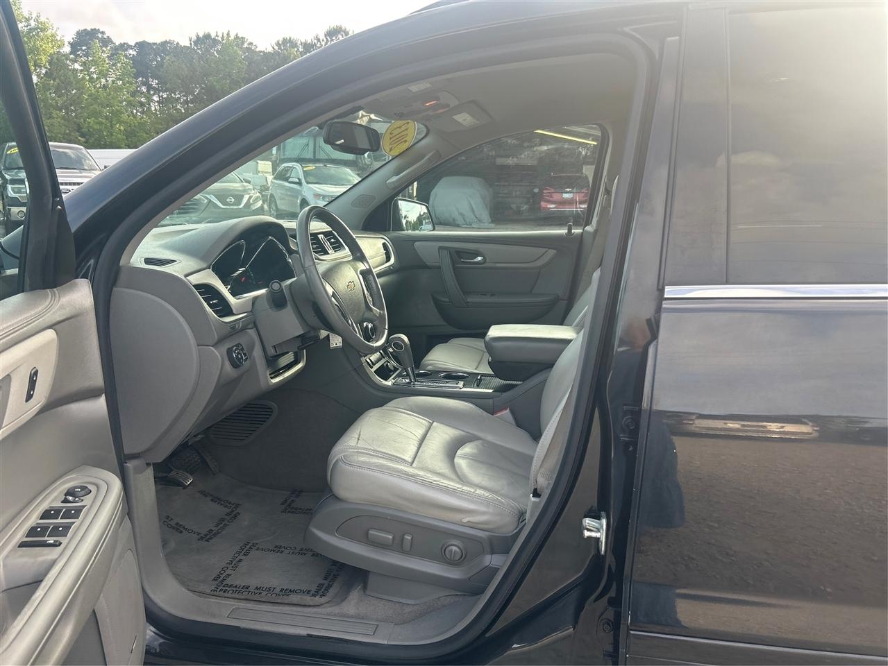 Chevrolet Traverse 2LT FWD 2013
