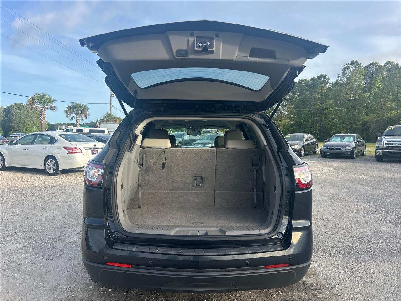 Chevrolet Traverse 2LT FWD 2013