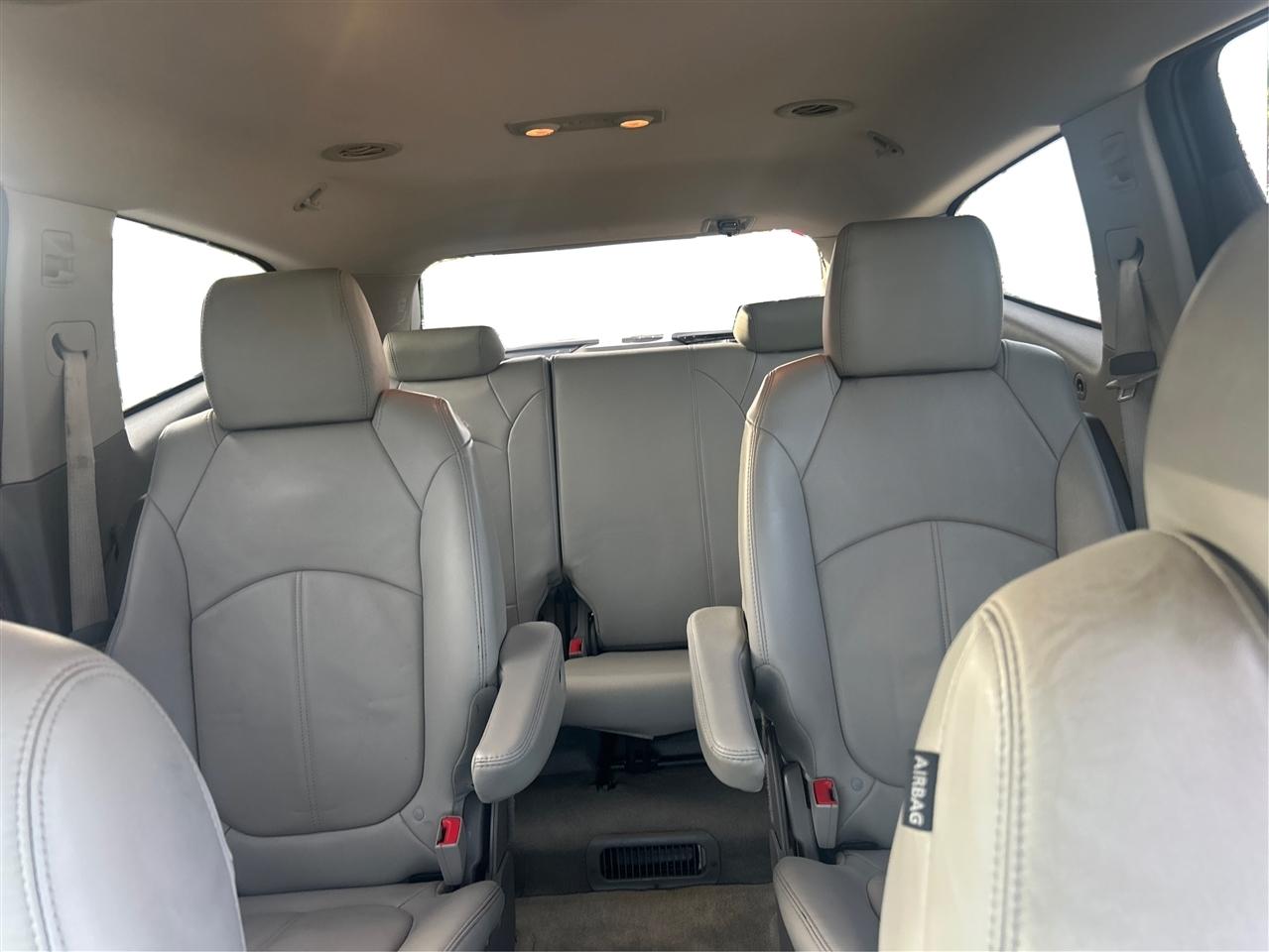 Chevrolet Traverse 2LT FWD 2013