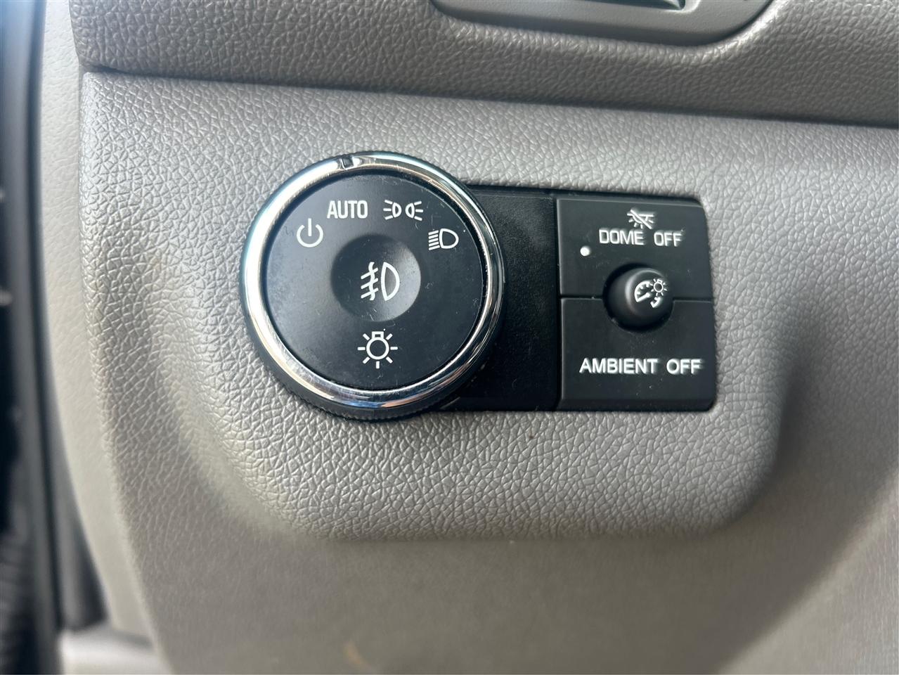 Chevrolet Traverse 2LT FWD 2013