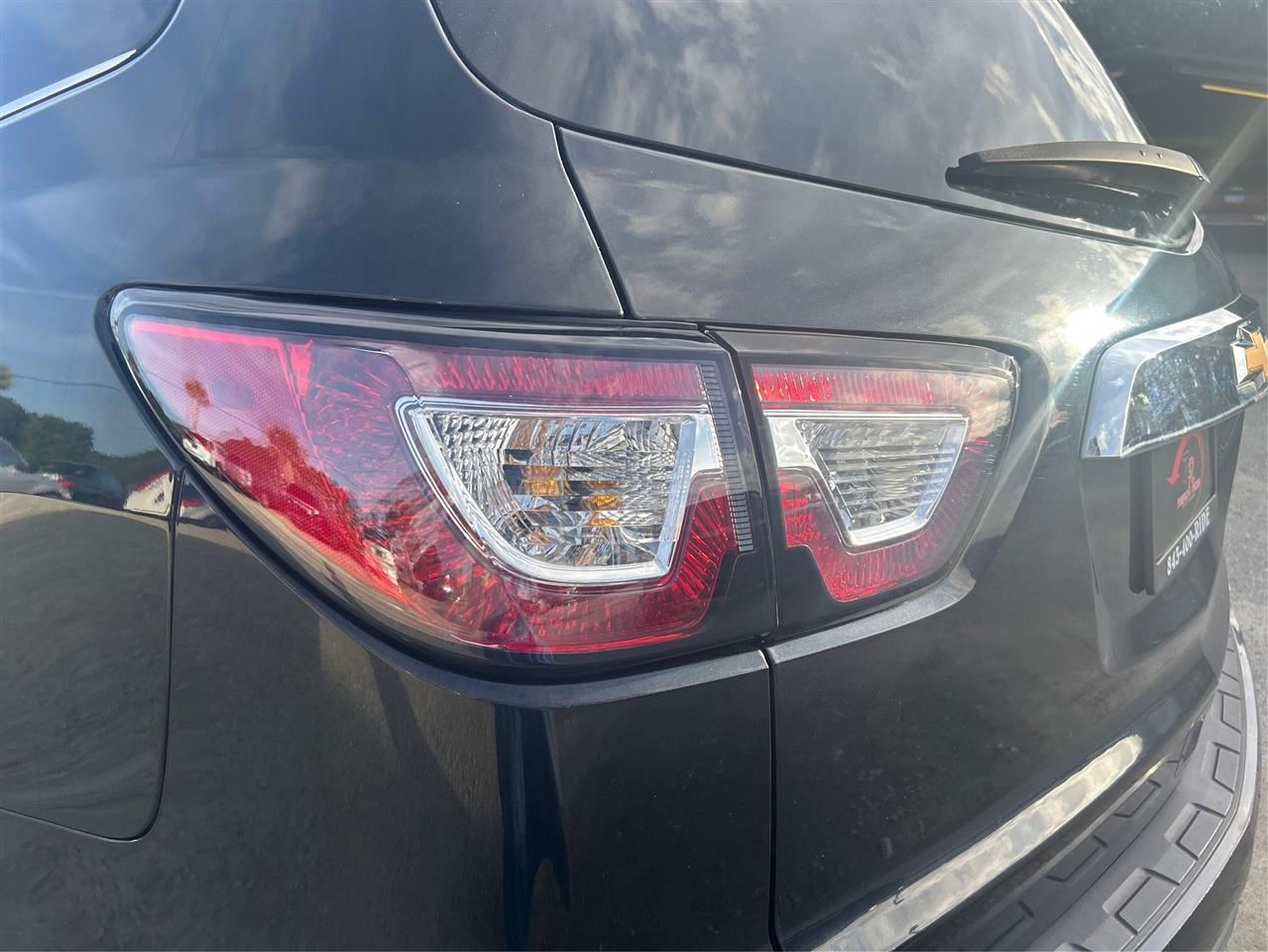 Chevrolet Traverse 2LT FWD 2013