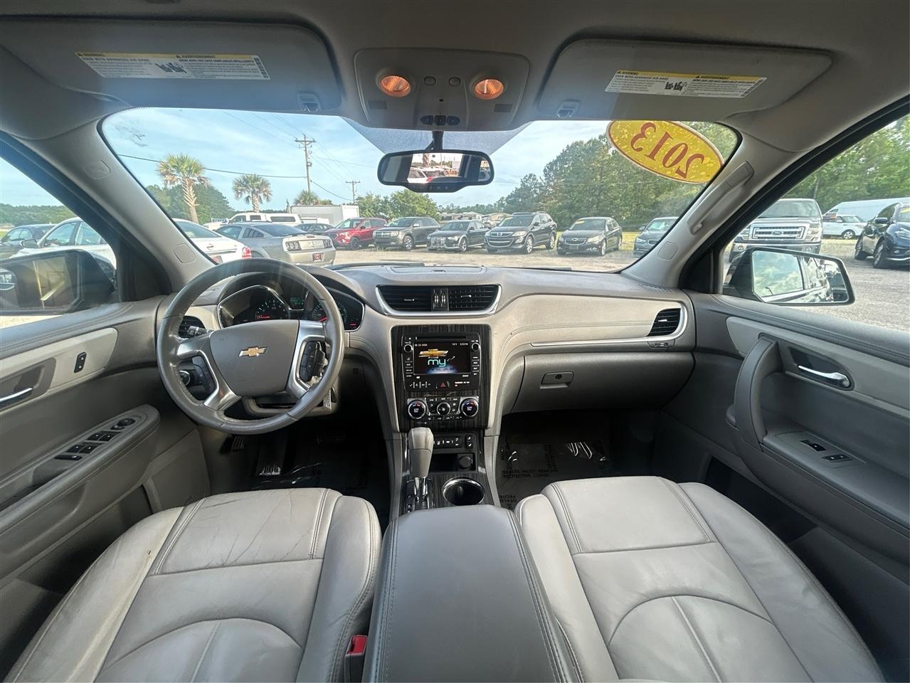 Chevrolet Traverse 2LT FWD 2013