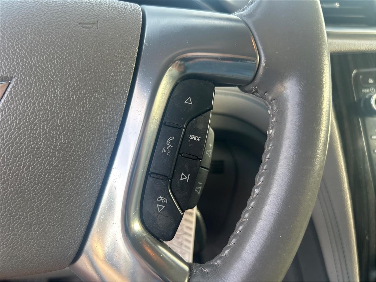 Chevrolet Traverse 2LT FWD 2013