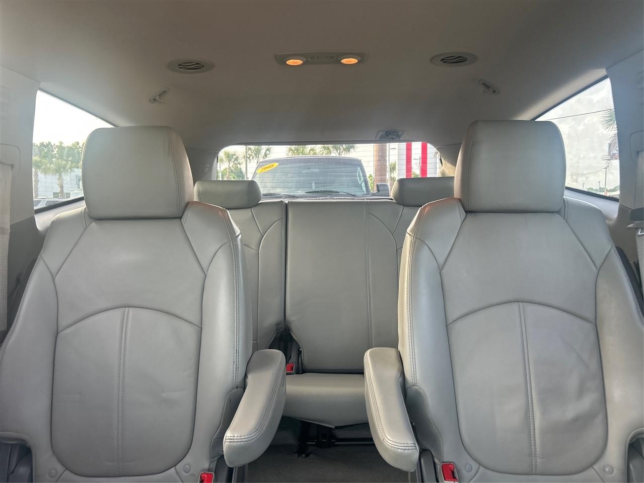 Chevrolet Traverse 2LT FWD 2013