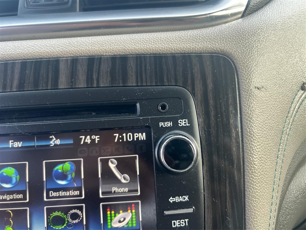 Chevrolet Traverse 2LT FWD 2013