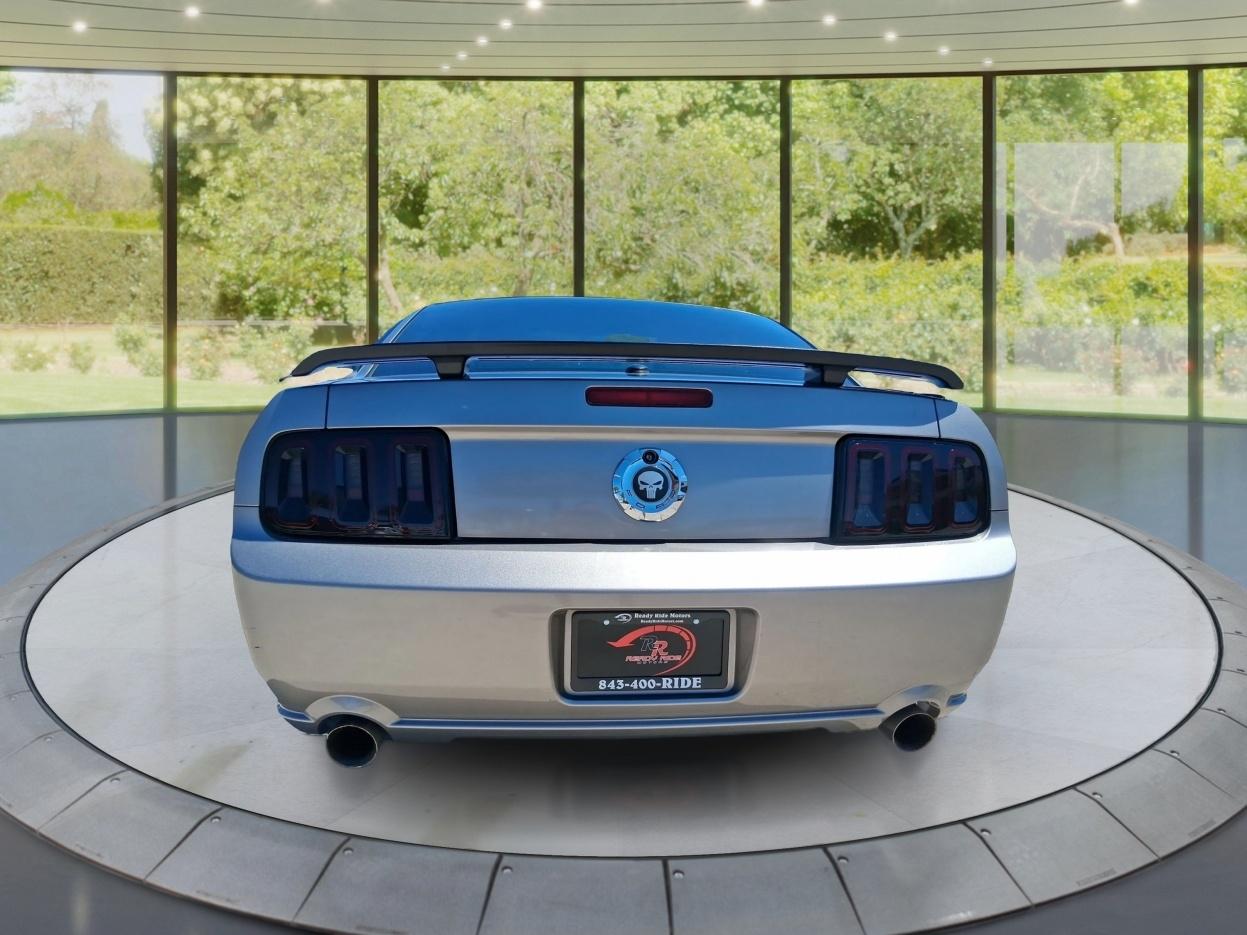 Ford Mustang GT Deluxe Coupe 2008
