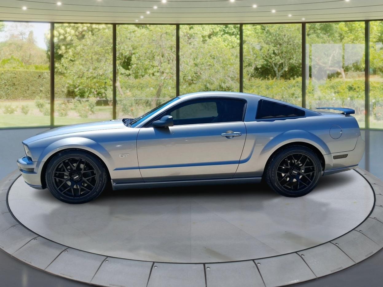 Ford Mustang GT Deluxe Coupe 2008