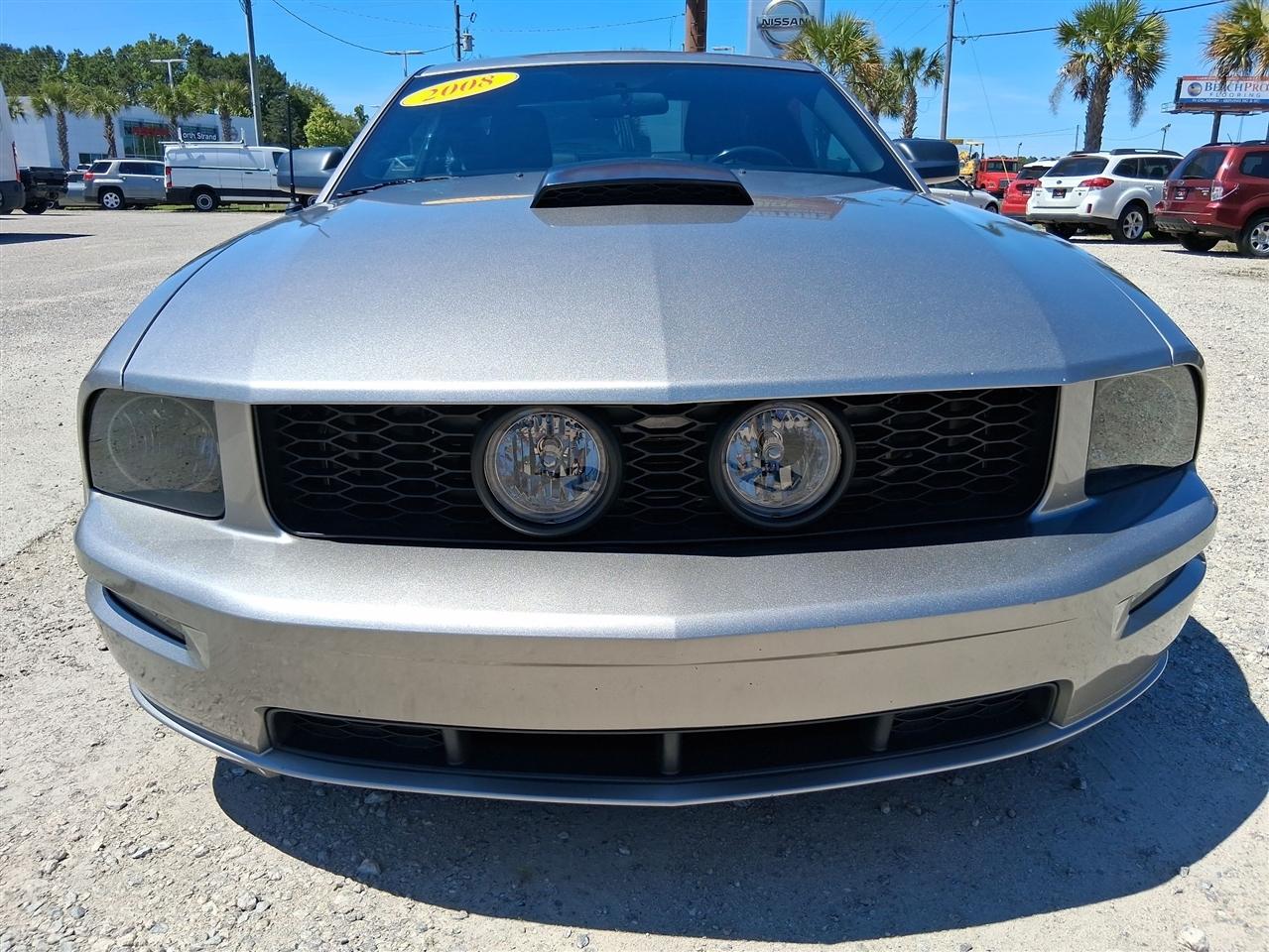 Ford Mustang GT Deluxe Coupe 2008