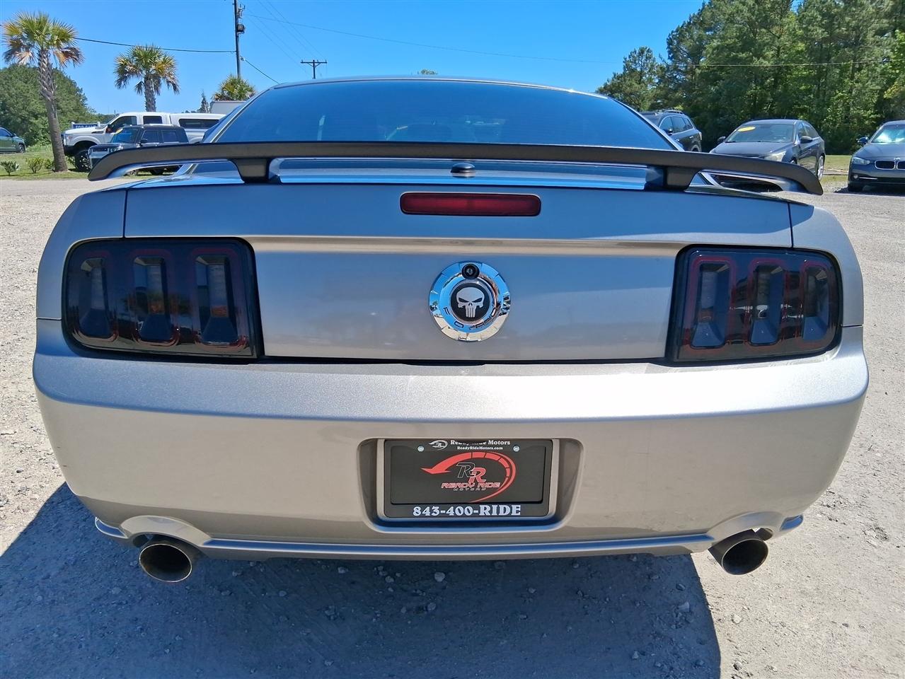 Ford Mustang GT Deluxe Coupe 2008