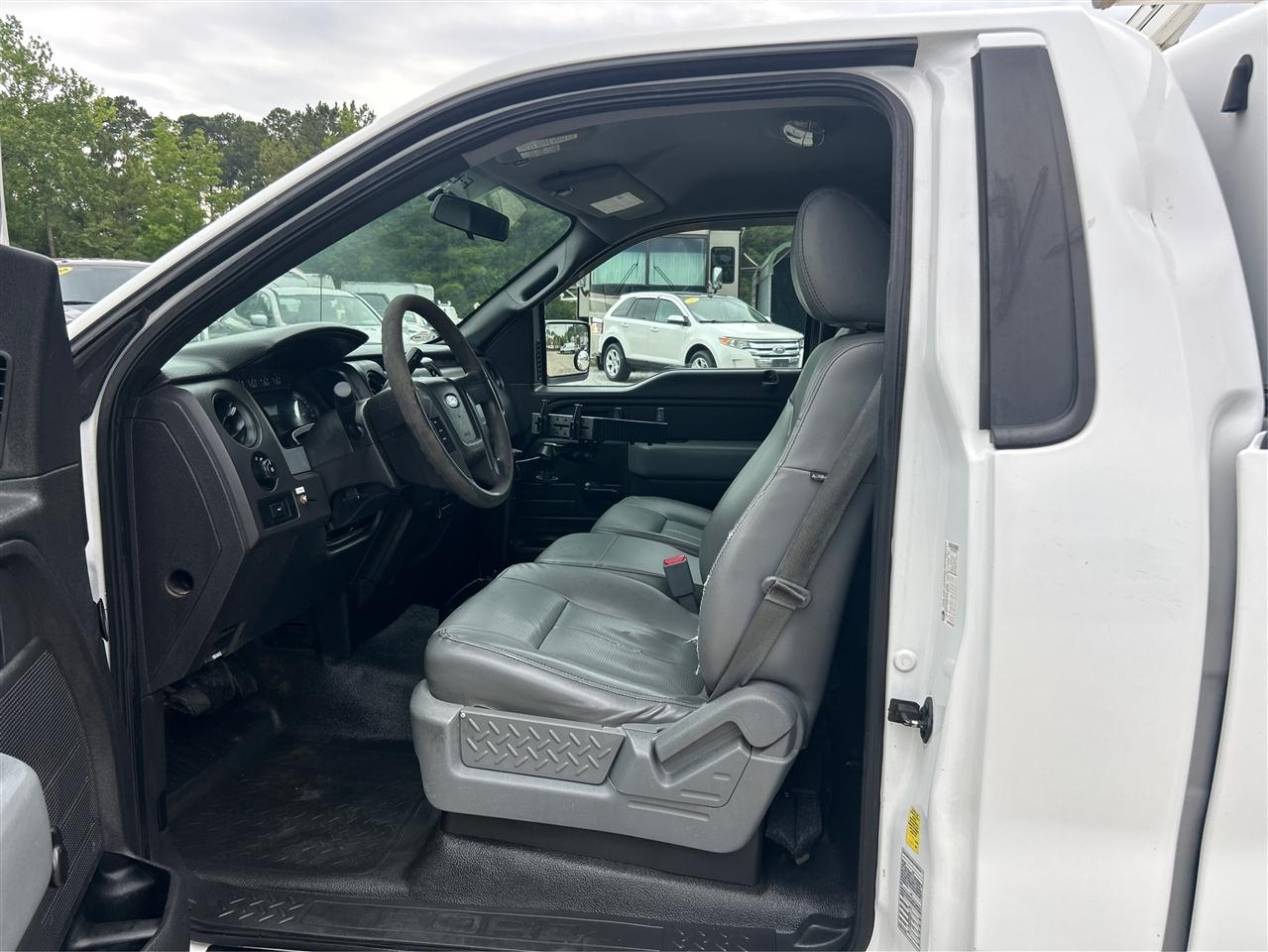 Ford F-150 XLT 8-ft. Bed 2WD 2012