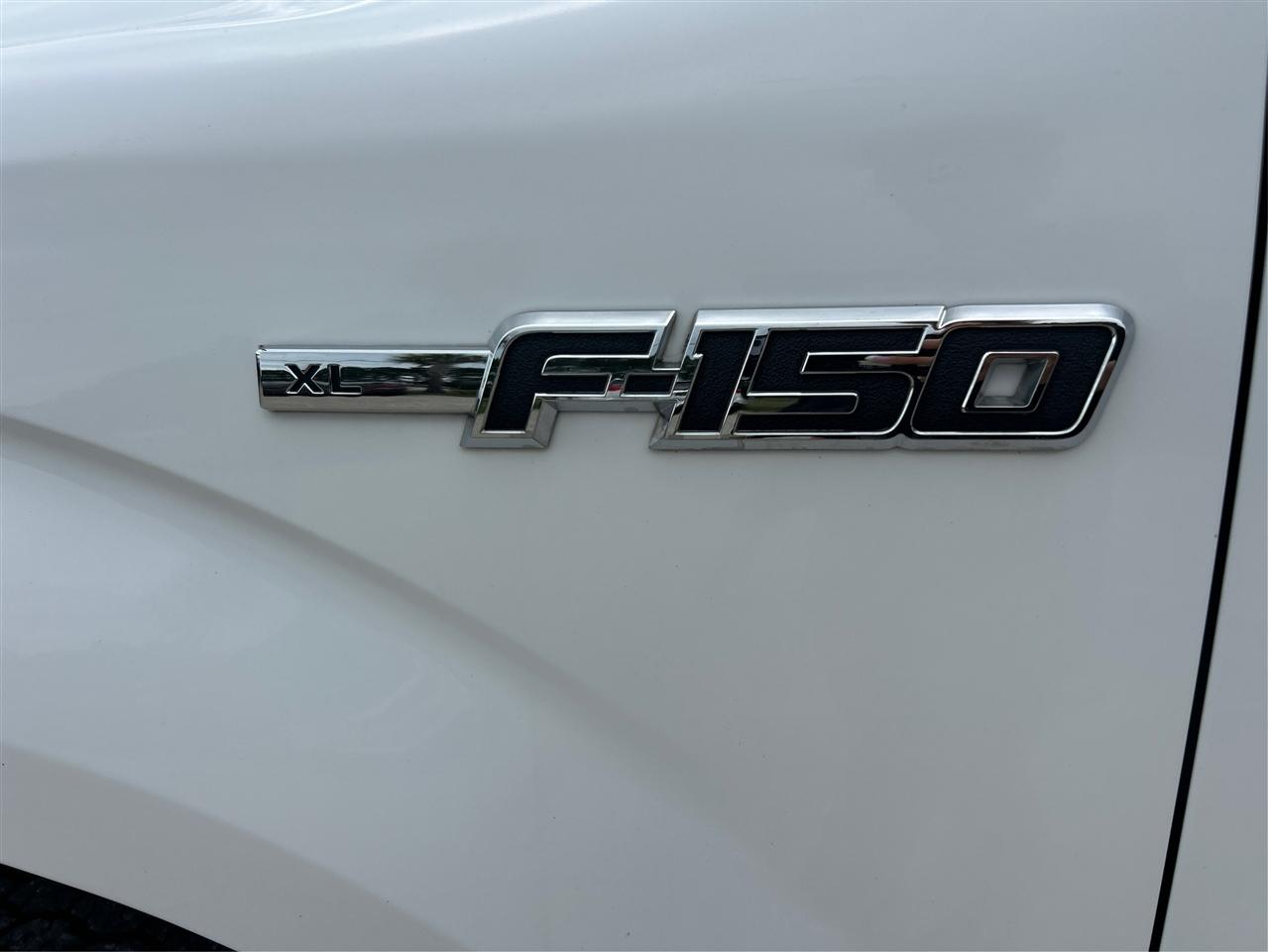 Ford F-150 XLT 8-ft. Bed 2WD 2012
