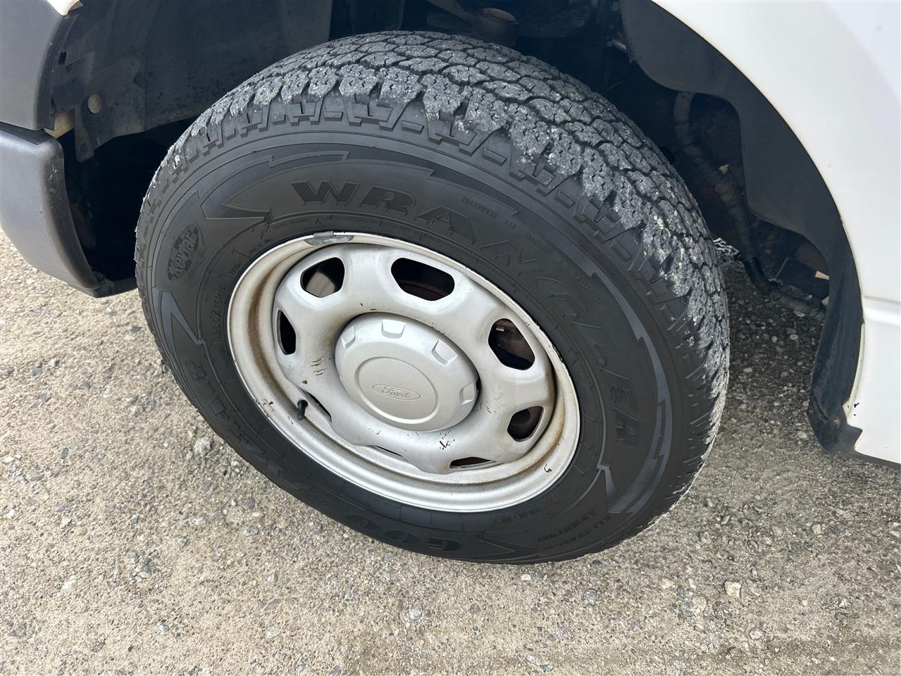Ford F-150 XLT 8-ft. Bed 2WD 2012