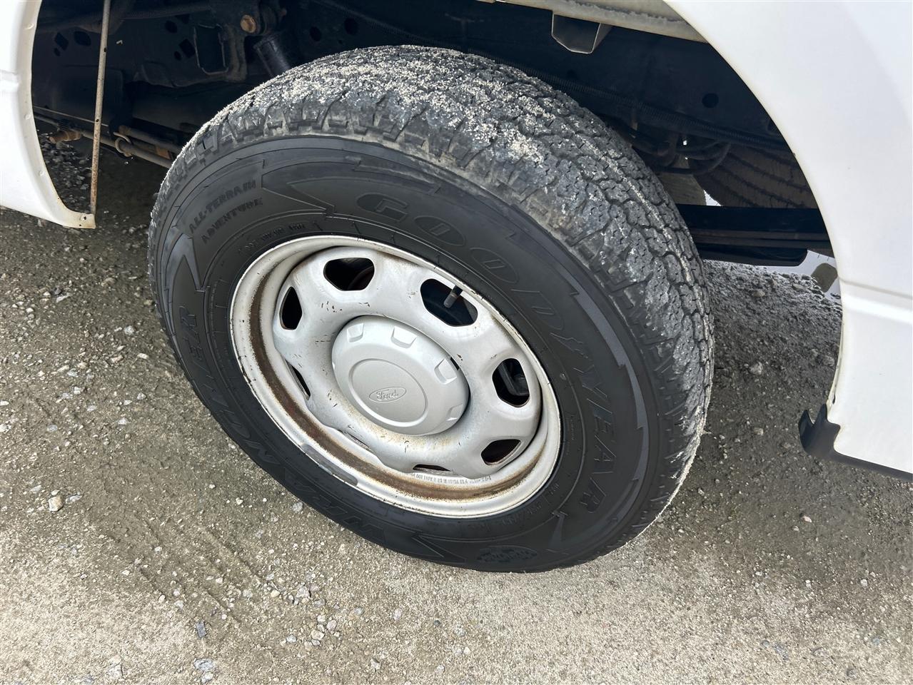 Ford F-150 XLT 8-ft. Bed 2WD 2012
