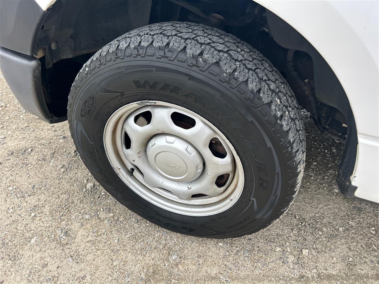 Ford F-150 XLT 8-ft. Bed 2WD 2012
