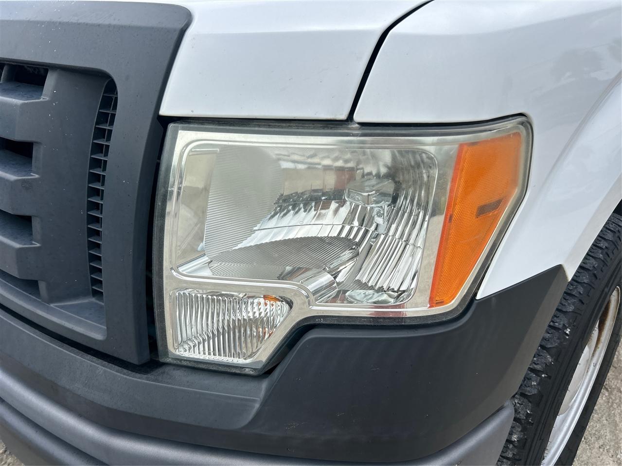Ford F-150 XLT 8-ft. Bed 2WD 2012