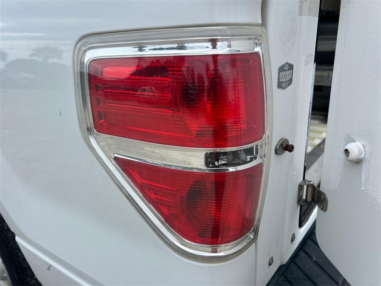Ford F-150 XLT 8-ft. Bed 2WD 2012