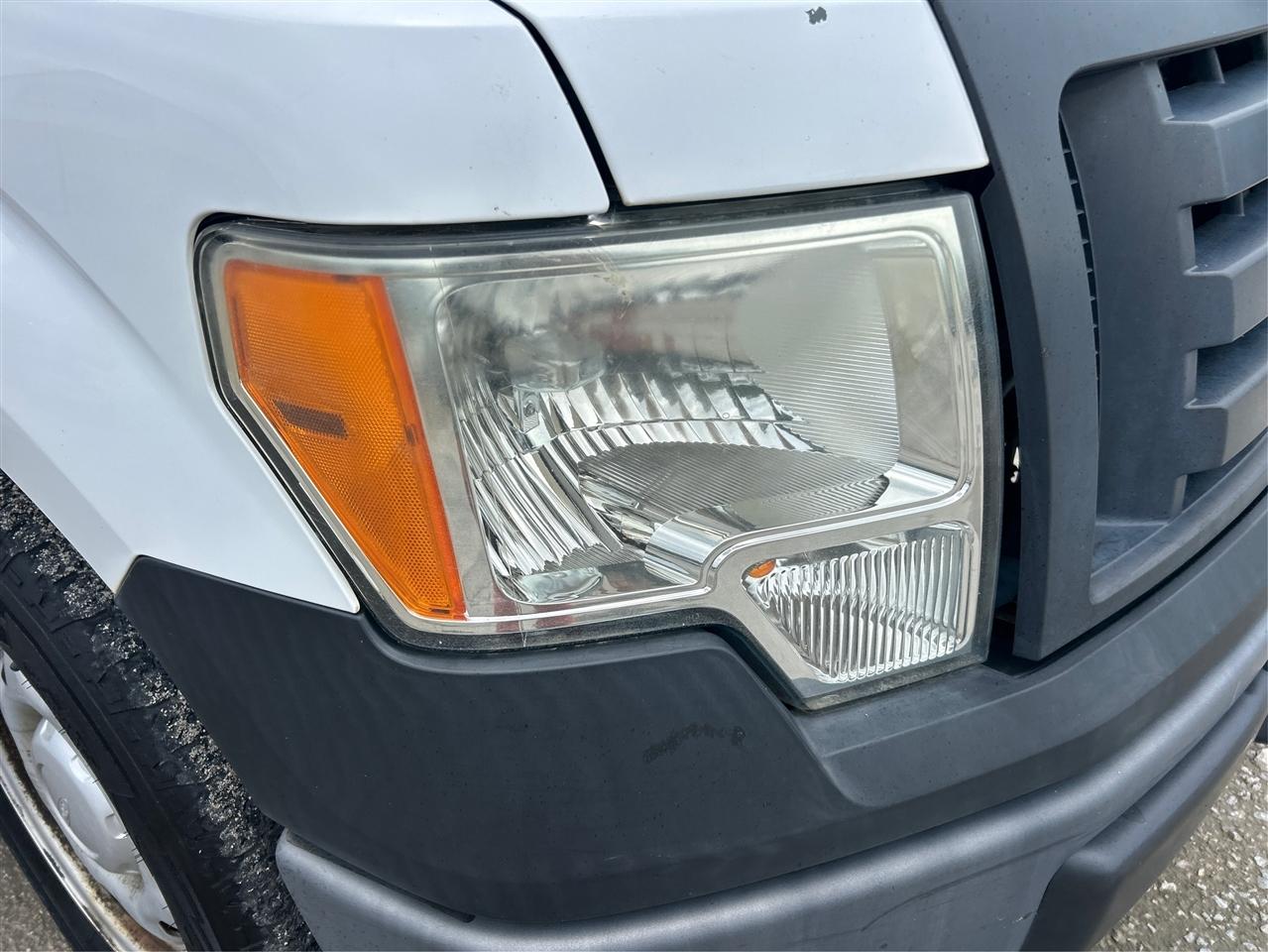 Ford F-150 XLT 8-ft. Bed 2WD 2012