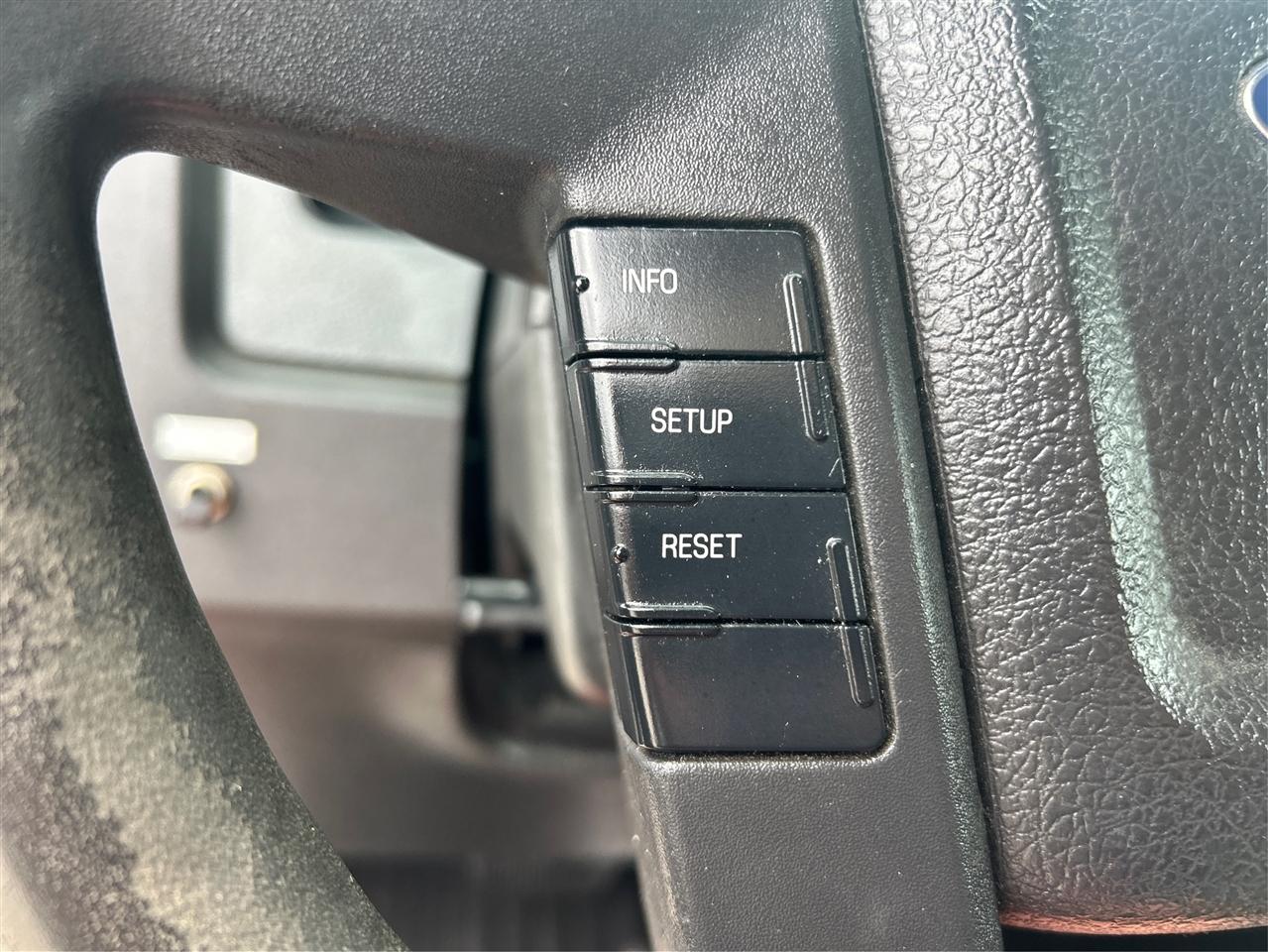 Ford F-150 XLT 8-ft. Bed 2WD 2012