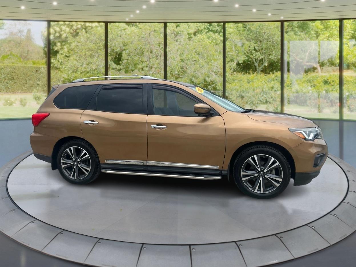 Nissan Pathfinder Platinum 4WD 2017