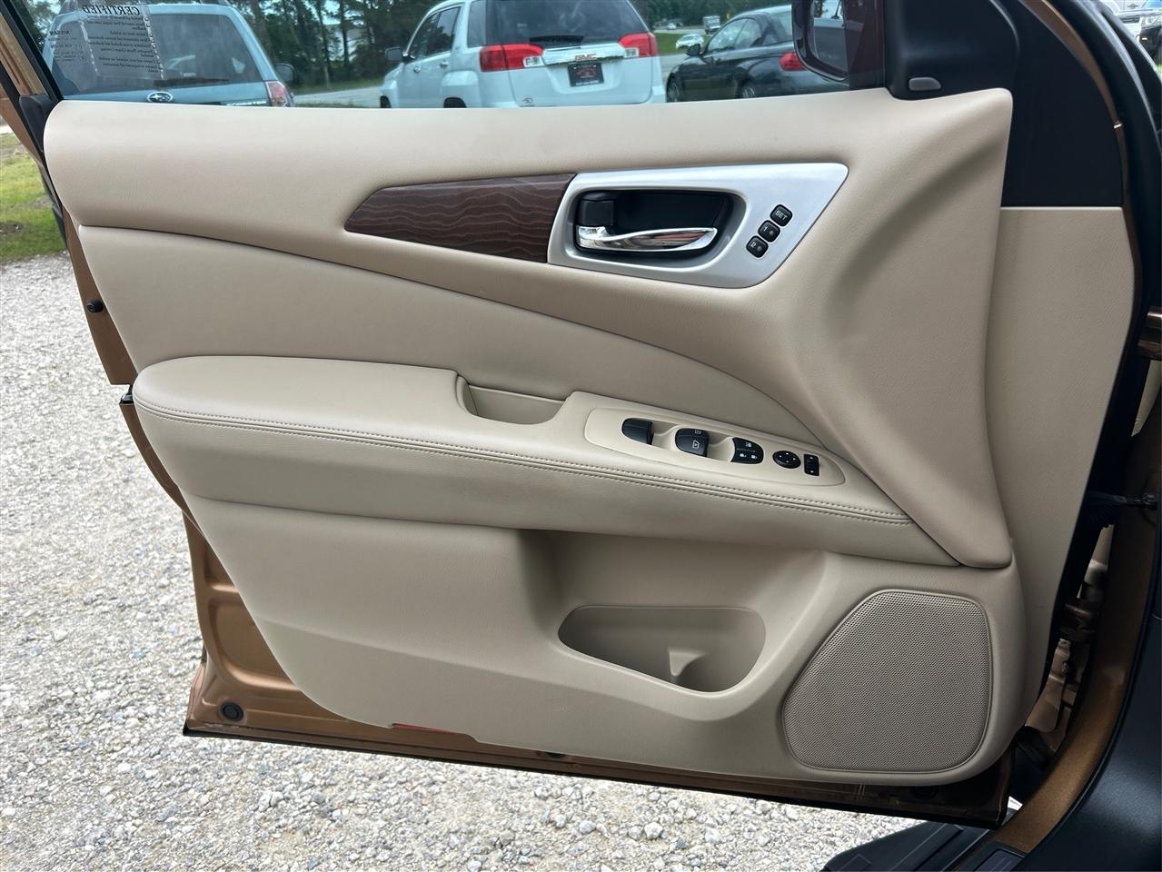 Nissan Pathfinder Platinum 4WD 2017