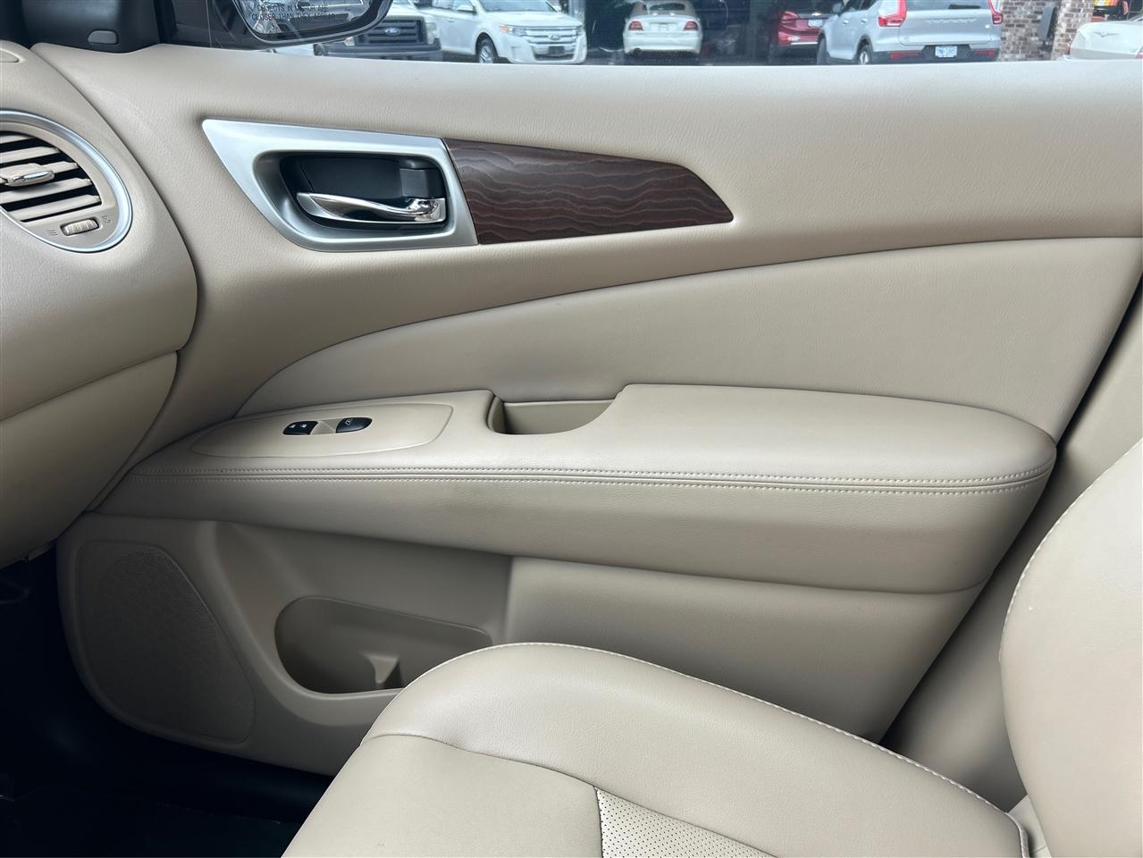 Nissan Pathfinder Platinum 4WD 2017