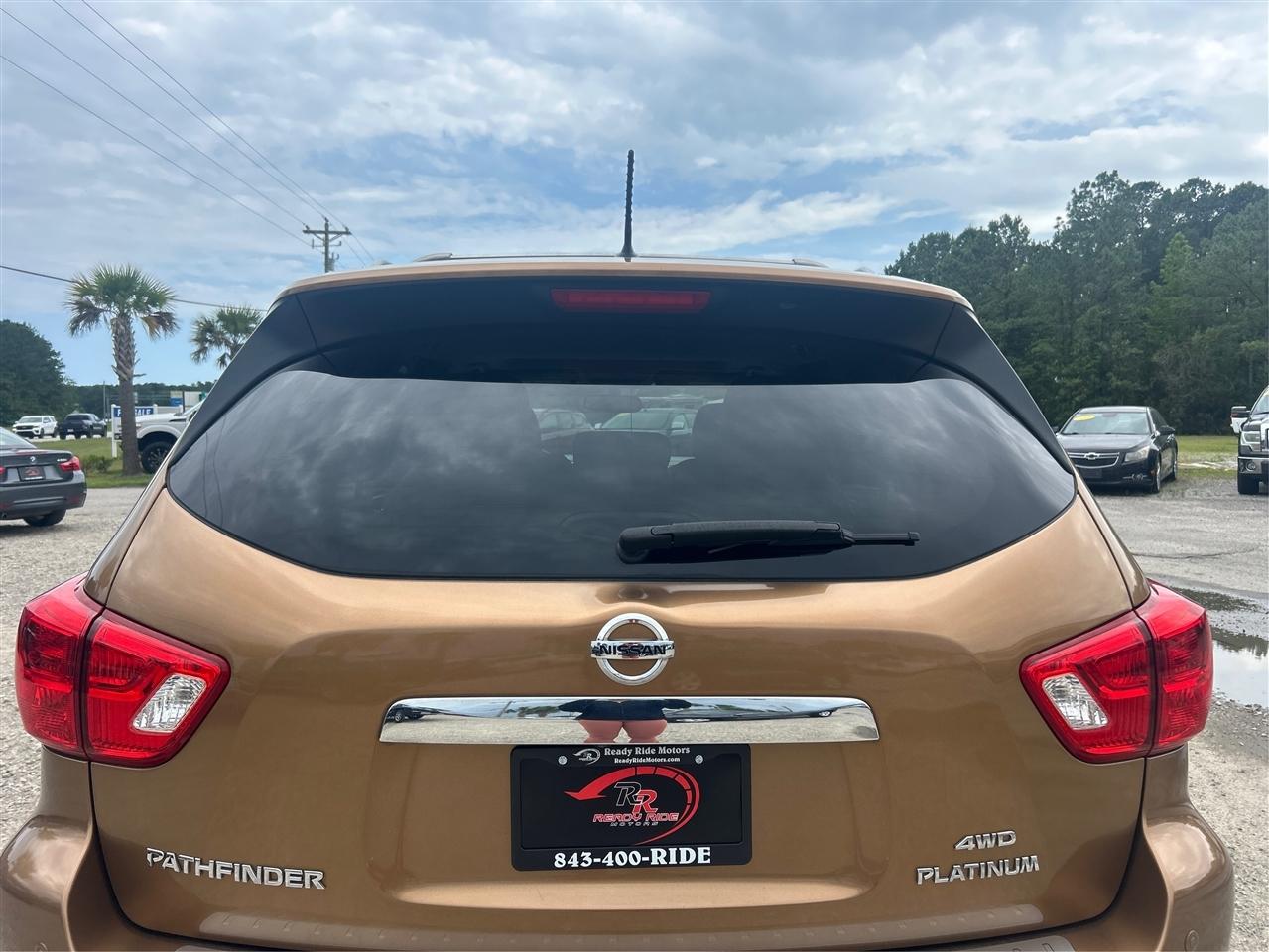 Nissan Pathfinder Platinum 4WD 2017