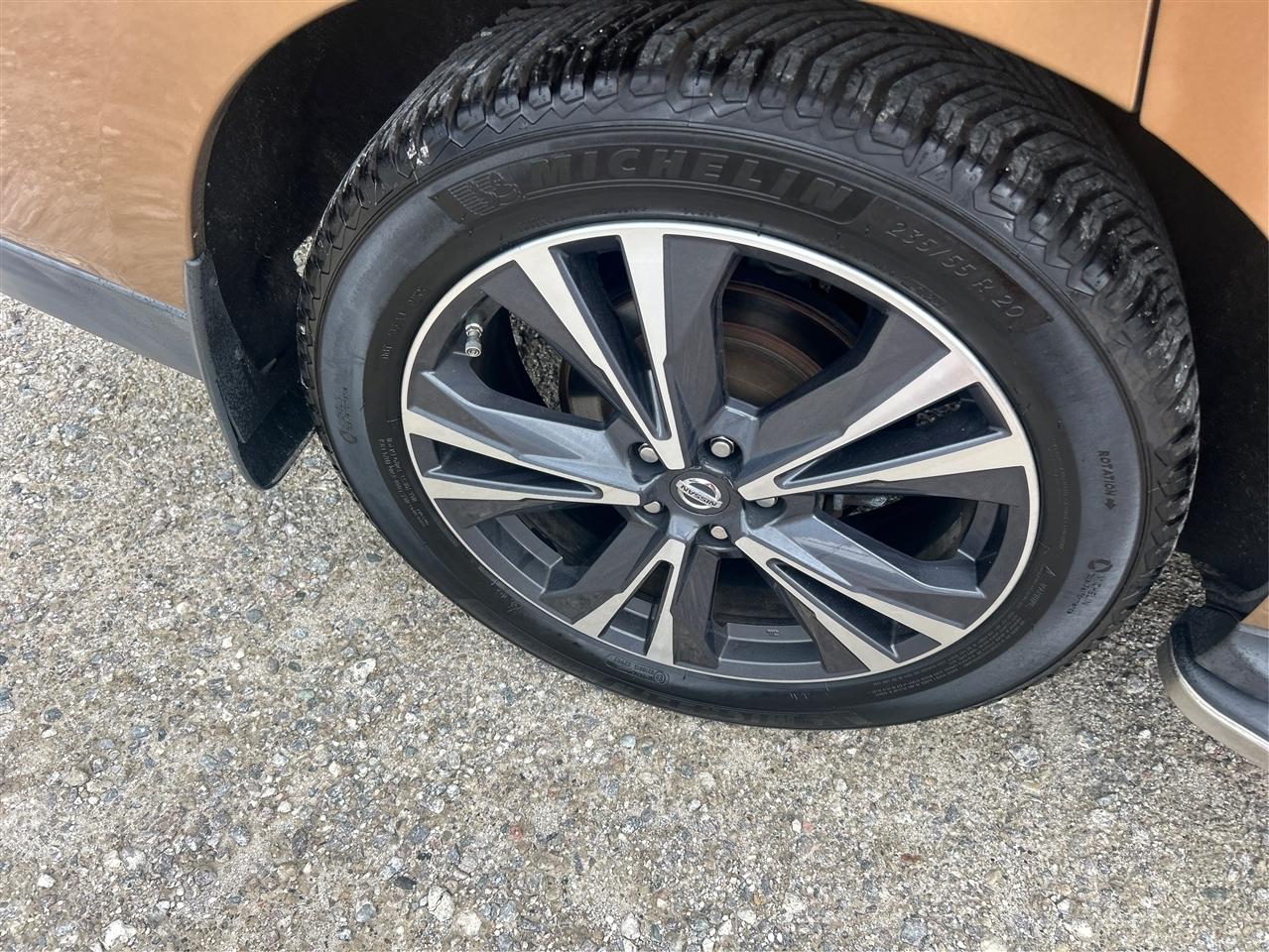 Nissan Pathfinder Platinum 4WD 2017