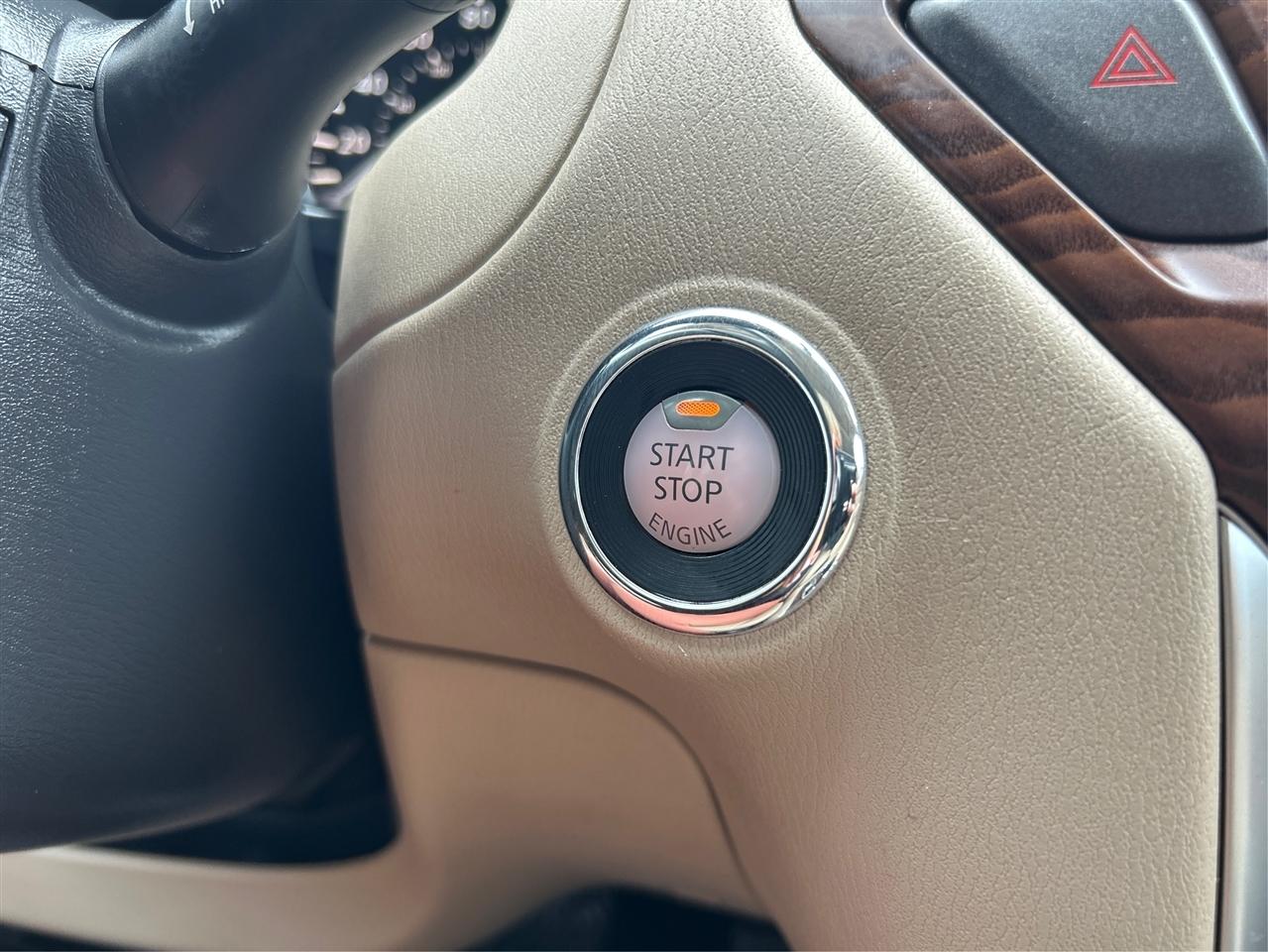 Nissan Pathfinder Platinum 4WD 2017