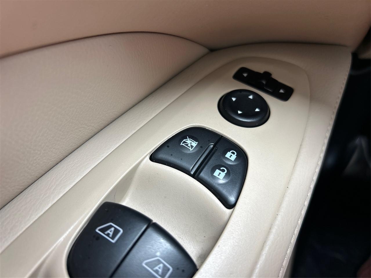 Nissan Pathfinder Platinum 4WD 2017