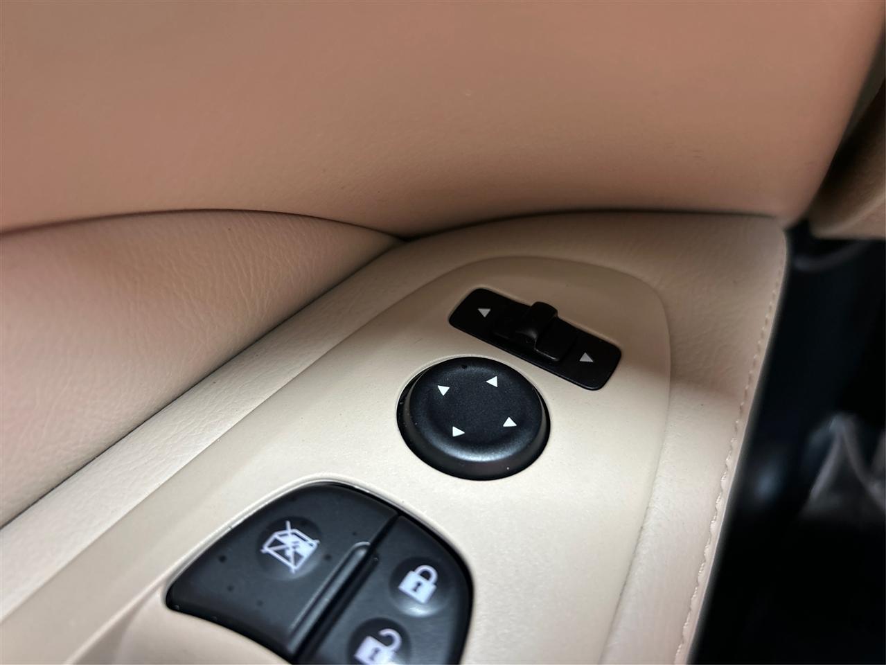 Nissan Pathfinder Platinum 4WD 2017