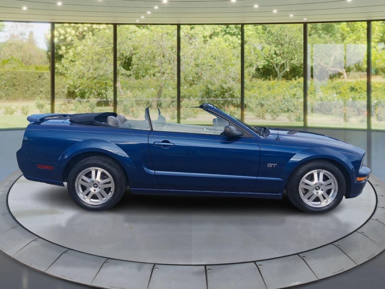 Ford Mustang GT Deluxe Convertible 2008