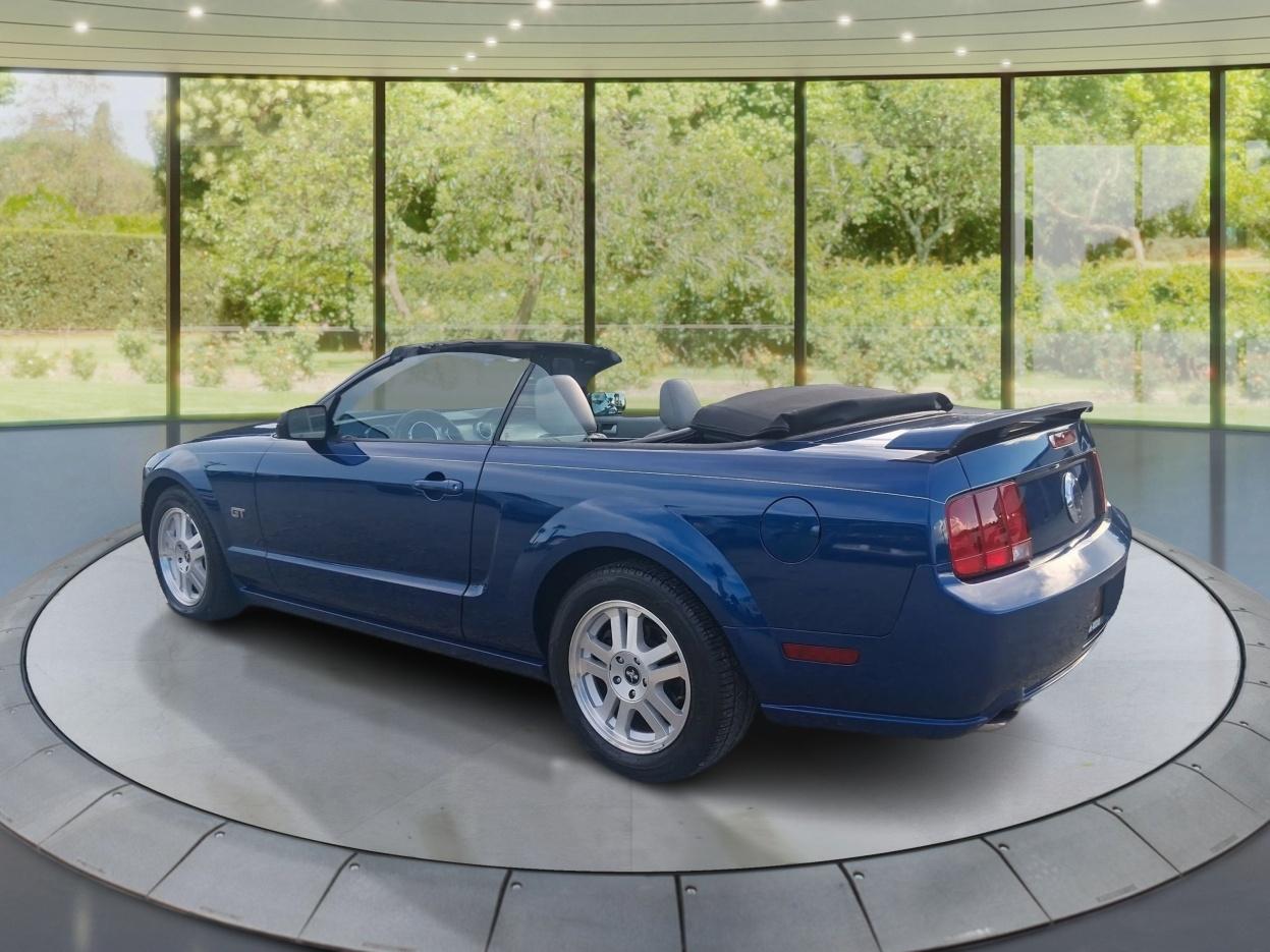 Ford Mustang GT Deluxe Convertible 2008