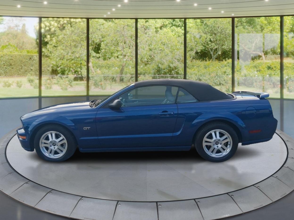 Ford Mustang GT Deluxe Convertible 2008