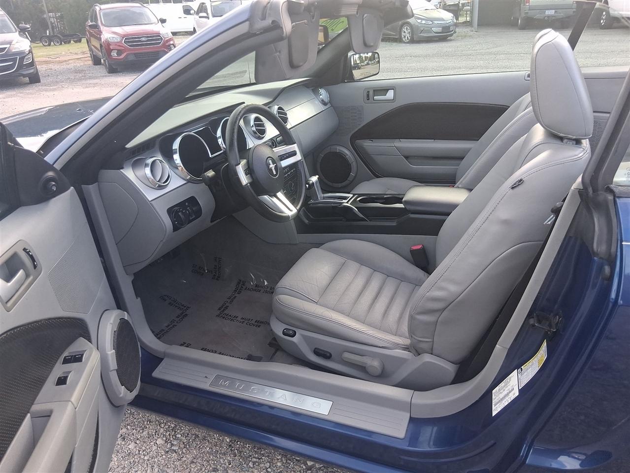 Ford Mustang GT Deluxe Convertible 2008
