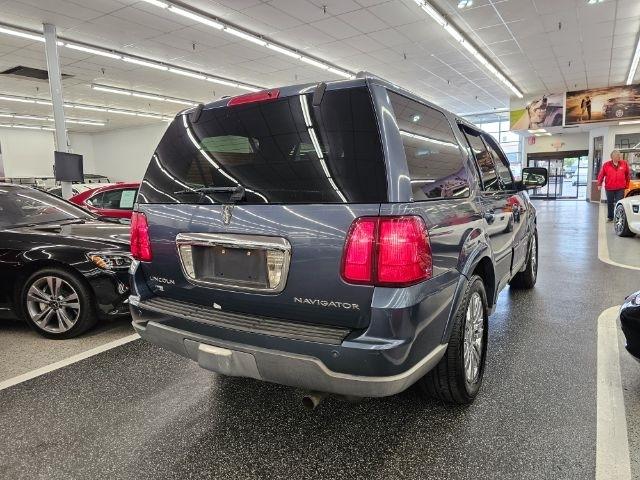 Lincoln Navigator Luxury 4WD 2003