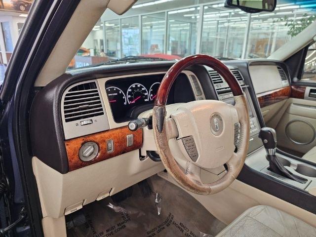 Lincoln Navigator Luxury 4WD 2003