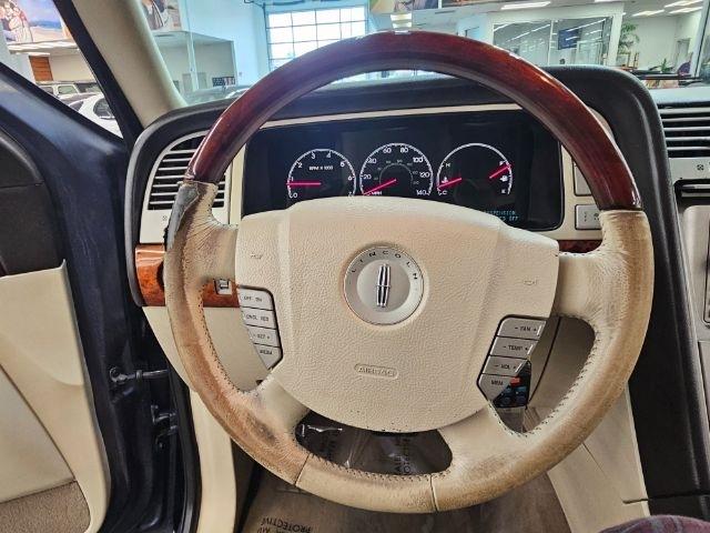 Lincoln Navigator Luxury 4WD 2003